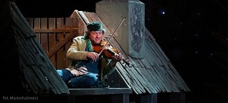 Teatr Żydowski wraca ze „Skrzypkiem na dachu”!