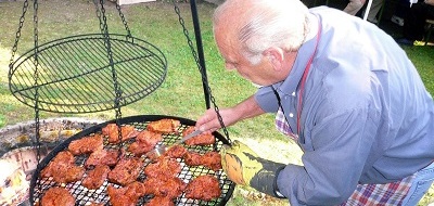 Grill w kręgu seniorów – co powinno się na nim znaleźć?
