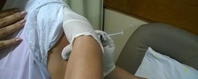 Jak karmić osobę starszą, która ma problemy z przełykaniem?