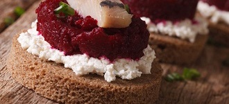 Kanapka ze śledzikiem