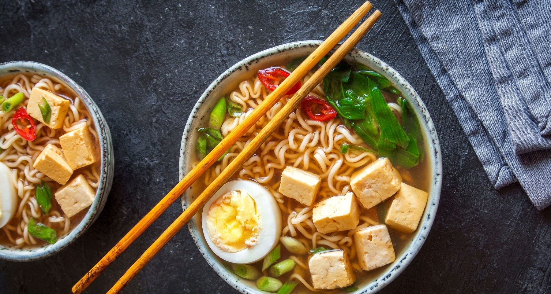 Ramen – egzotyczny i sycący przysmak na jesienną chandrę