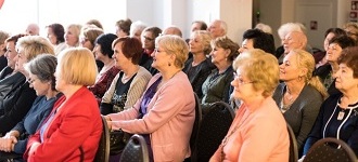 DJ Wika zagrała dla seniorów we Wrocławiu 