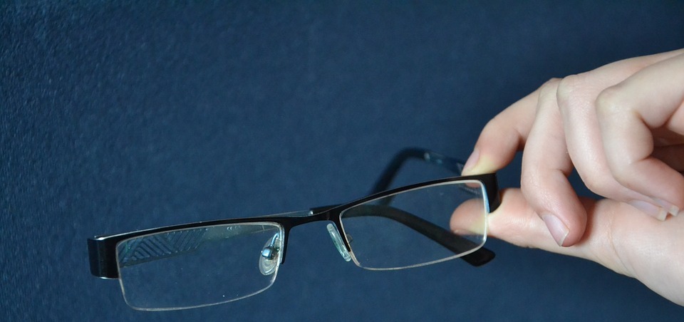 Jak zaradzić problemom ze wzrokiem w starszym wieku?