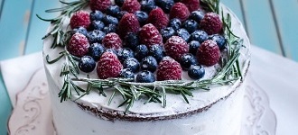 Przepis: walentynkowy naked cake w 15 minut