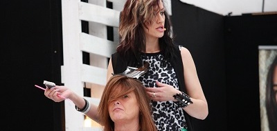 Jak zadbać o włosy na wiosnę?