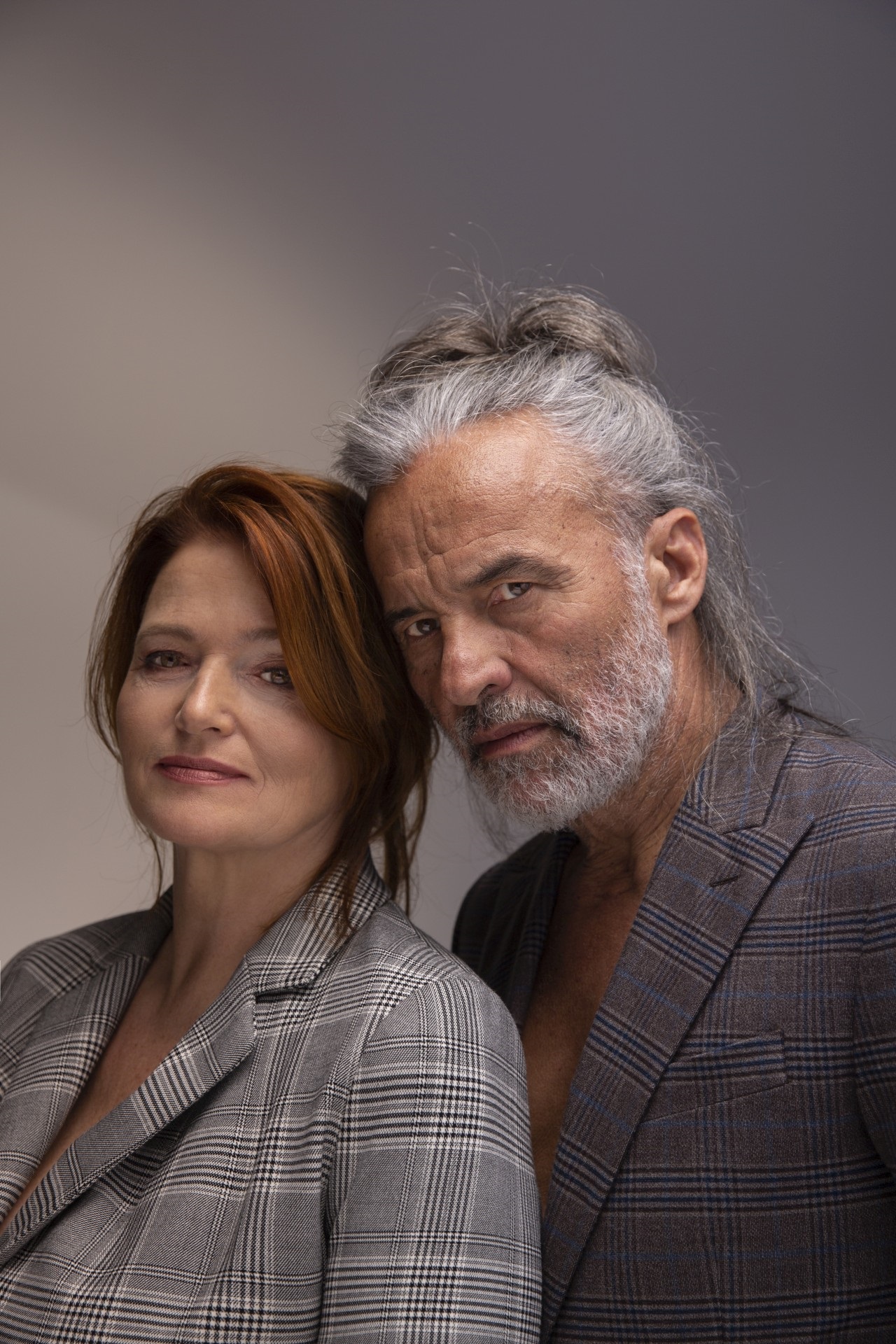 Siwizna – moda dla seniorów?