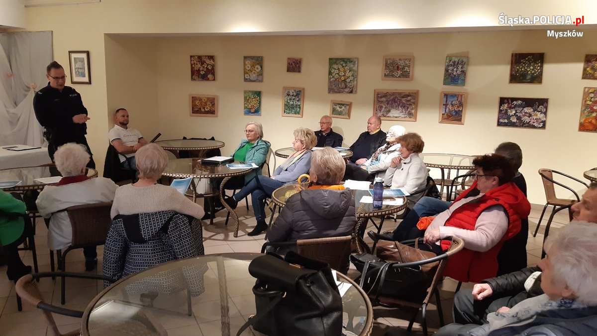 Policjanci w Koziegłowach na spotkaniu ze Seniorami 2024 rok