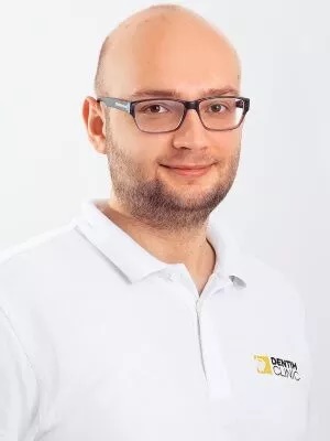 Mocowanie protezy zębów