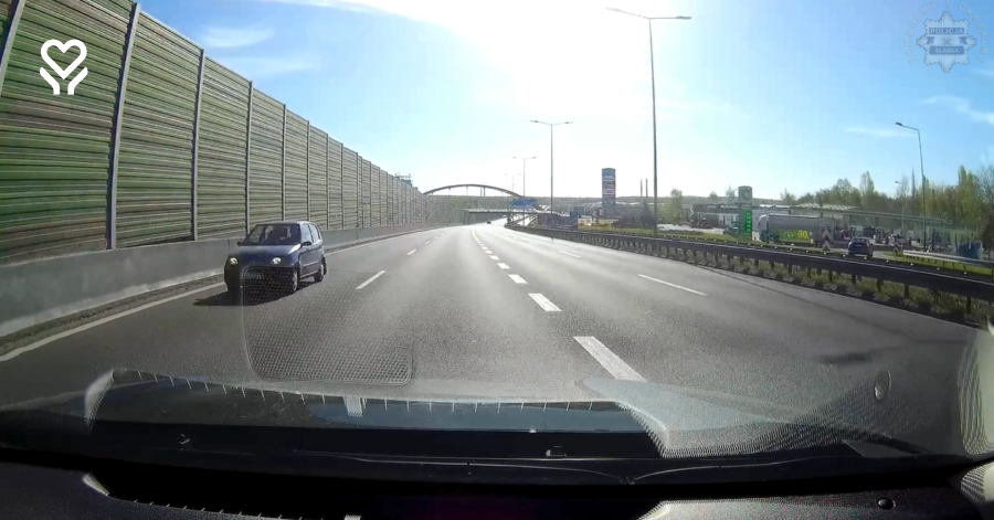 Dramatyczna jazda 86-latka na autostradzie. Policja mówi o ogromnym zagrożeniu