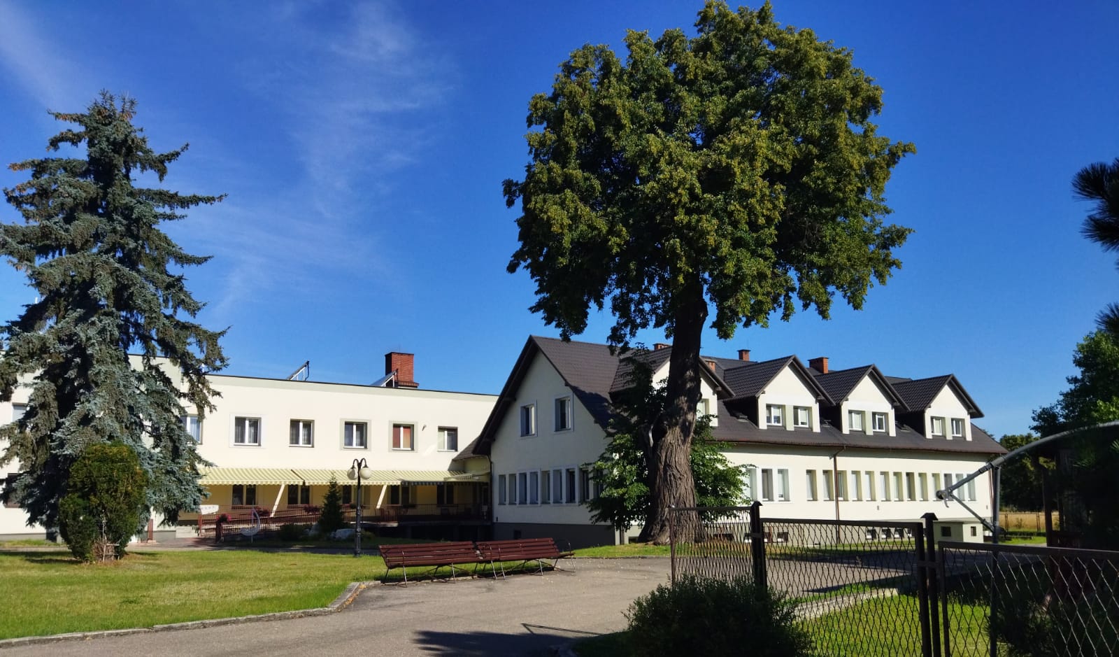 Dom Pomocy Społecznej dla Dorosłych prowadzony przez Zgromadzenie Sióstr Albertynek w Życzynie