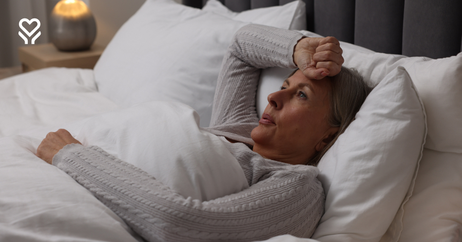 Bóle nóg nocą u seniorów. Przyczyny i sposoby łagodzenia