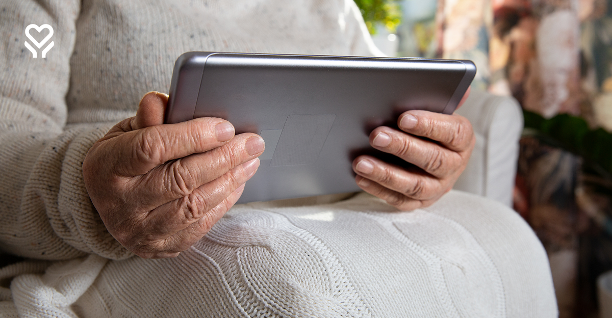 Sztuczna inteligencja w życiu seniorów: realne korzyści i zagrożenia