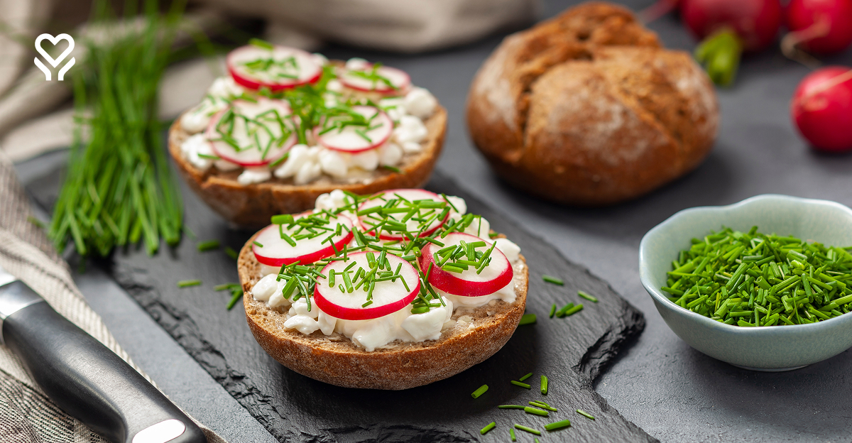 Kolacja po godzinie 18. Mit czy zasada, którą warto stosować po 60.?