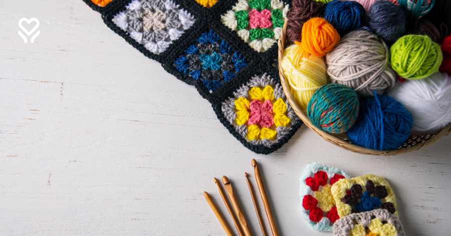 Jesienne hobby w domu: kreatywne pomysły na długie, chłodne wieczory